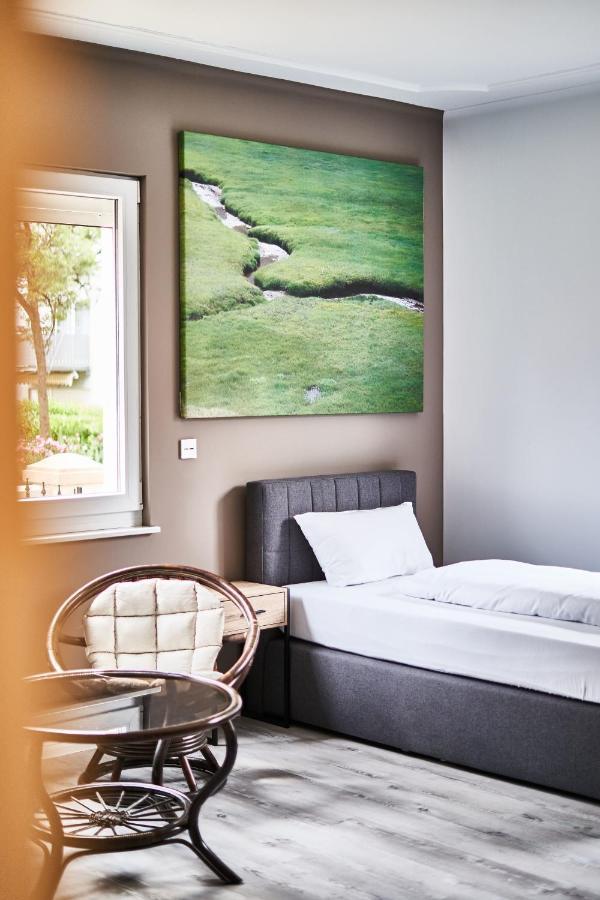 סינגן Primera Zimmer Mit Gemeinschaftsbad מראה חיצוני תמונה