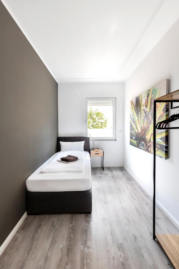סינגן Primera Zimmer Mit Gemeinschaftsbad מראה חיצוני תמונה